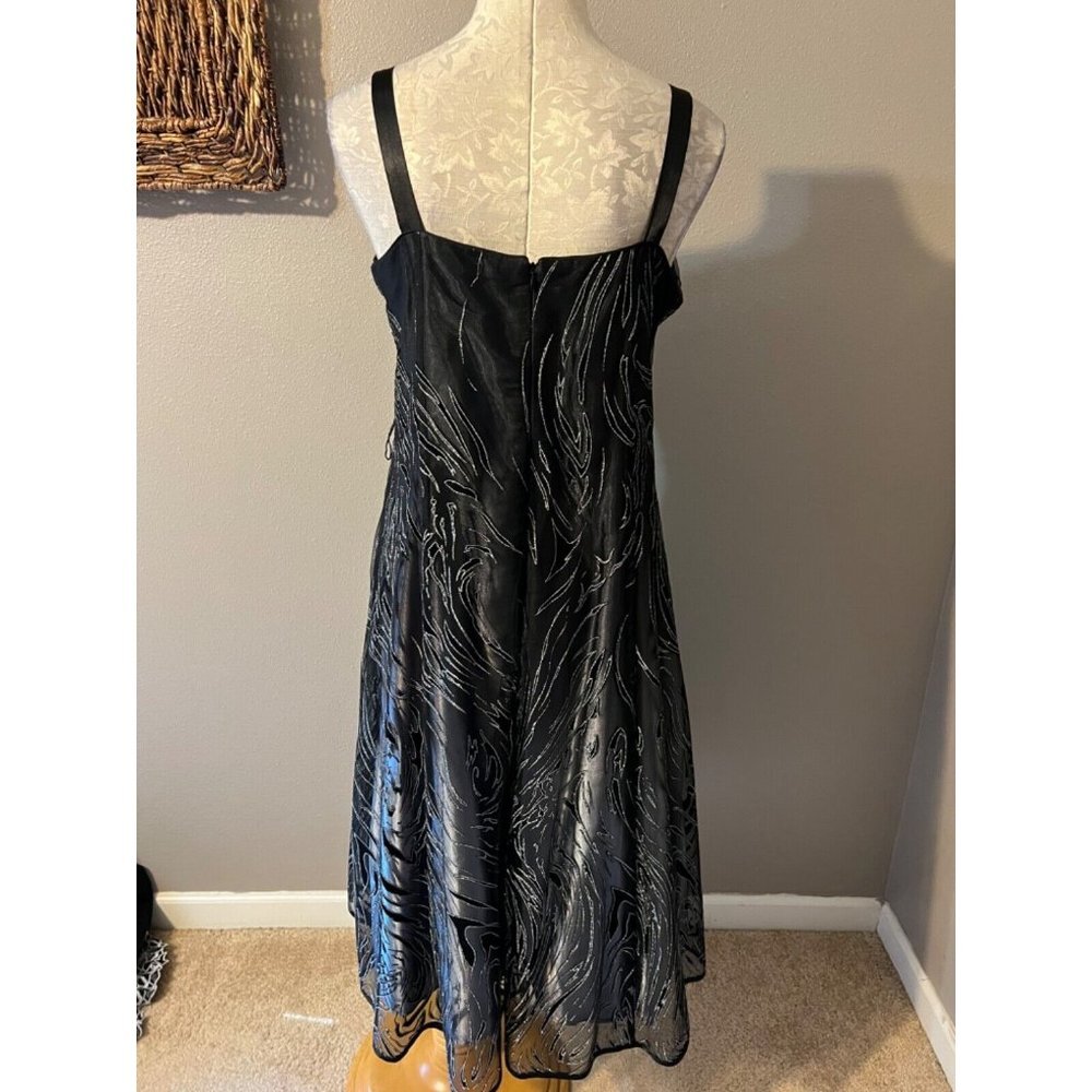 Black Midi Dress with Textured Swirl Pattern - Picture 6 of 9